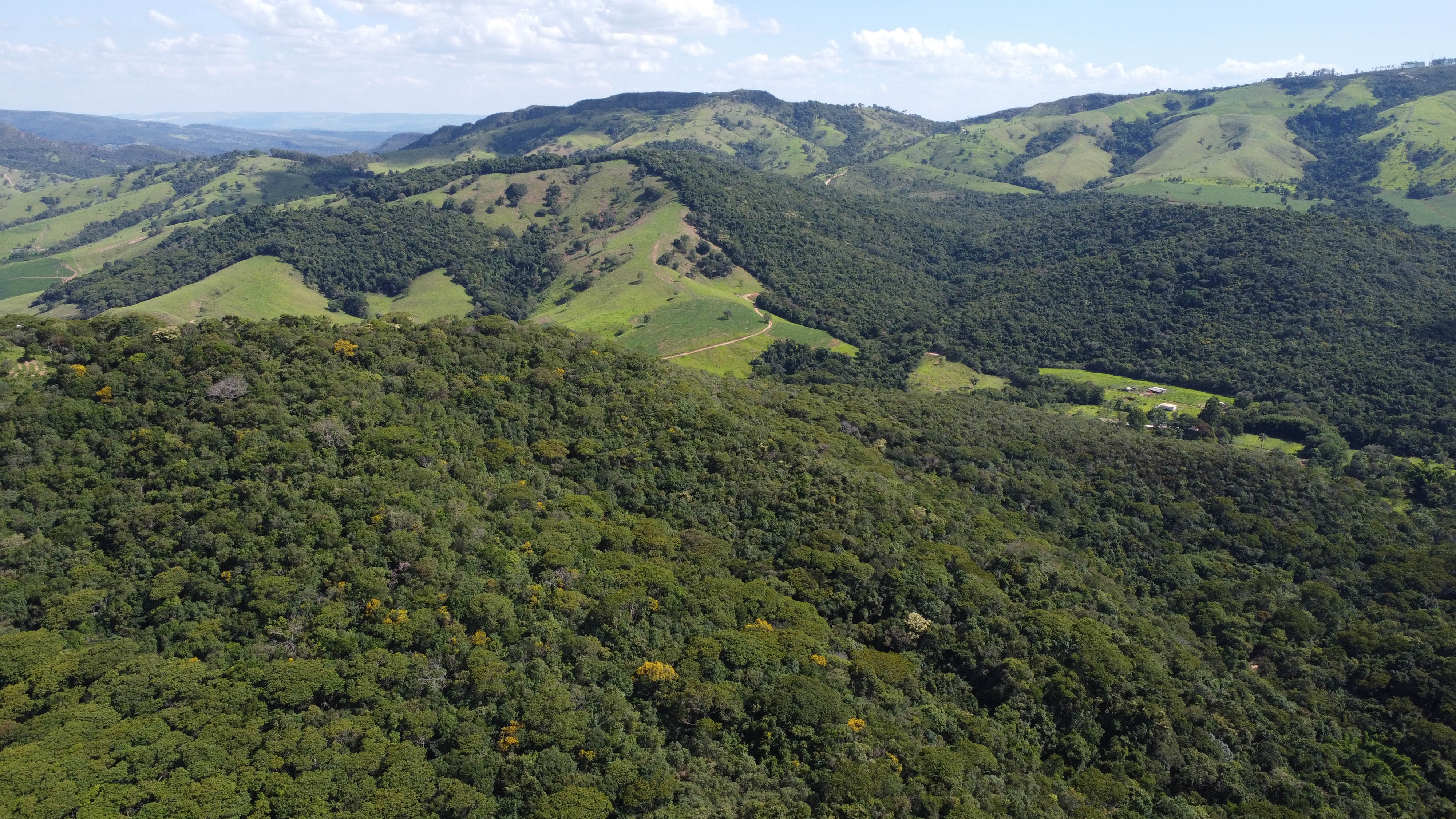 Rolling hills and valley, Serra da Canastra